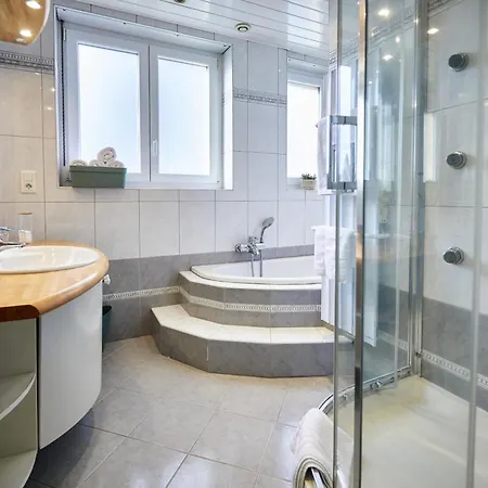 Maison 140m2 Au Calme - Beau Jardin - A 15mn A Pied Du Centre-ville De Colmar